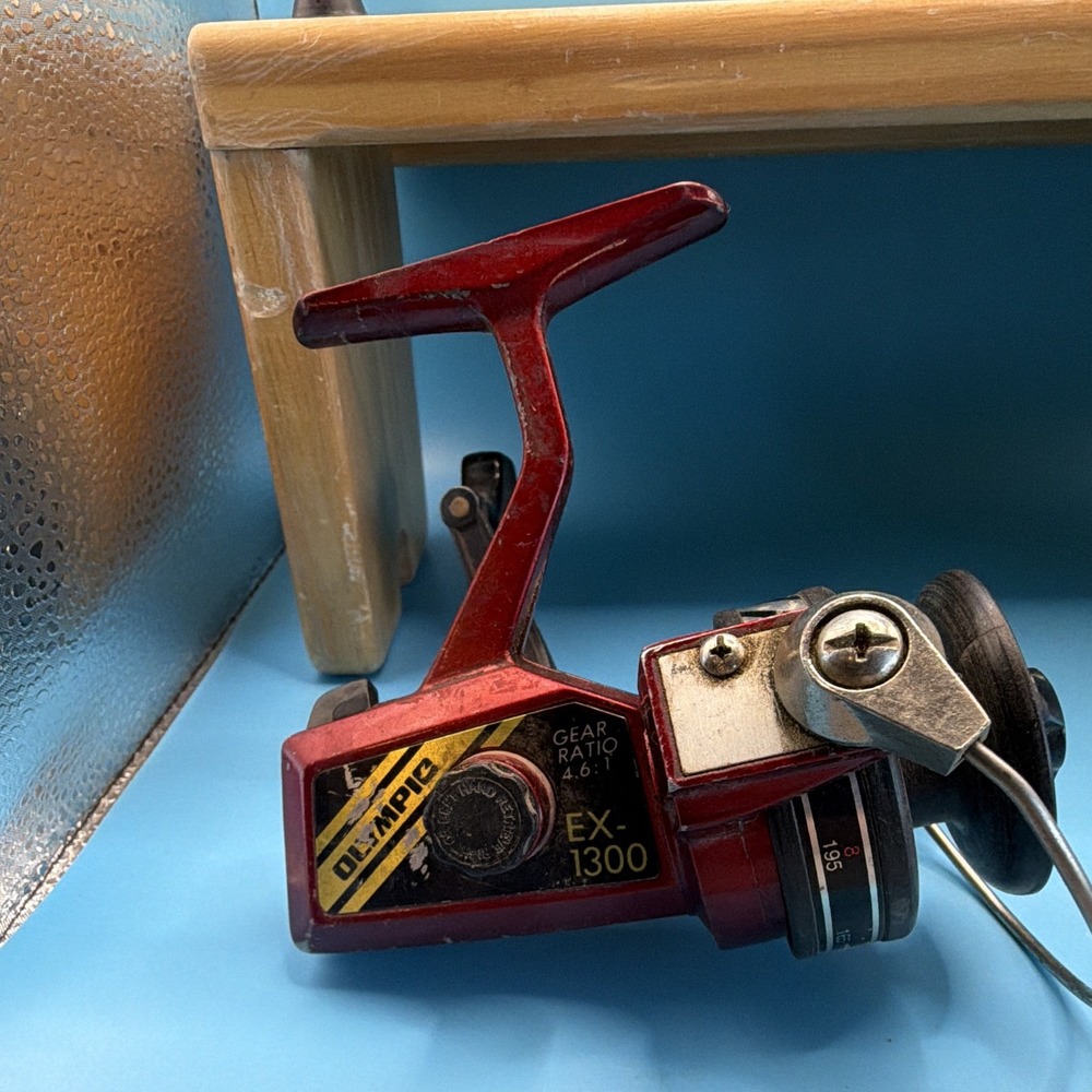 Vintage Olympic EX-1300 Spinning Fishing Reel Red/Black 4.6:1